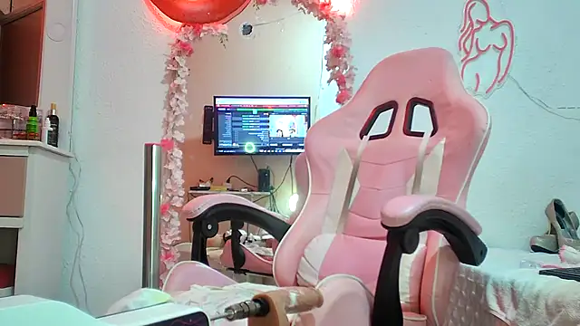 Snapshot of Dulce_Maria05 chatting on 31, 12, 2024 Dulce Maria05 online show from 31, 12, 2024