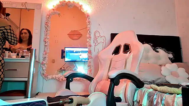 Snapshot of Dulce_Maria05 chatting on 6, 3, 2025 Dulce Maria05 online show from 6, 3, 2025