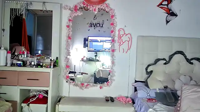 Snapshot of Dulce_Maria05 chatting on 14, 9, 2025 Dulce Maria05 online show from 14, 9, 2025