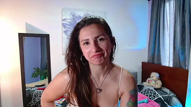 vanessabrown  online show from 28, 1, 2025