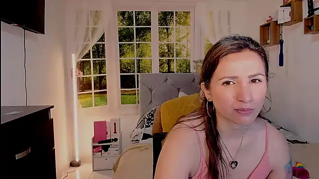 vanessabrown  online show from 5, 7, 2026