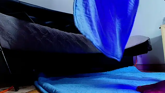 sofi decker online show from 20, 10, 2025