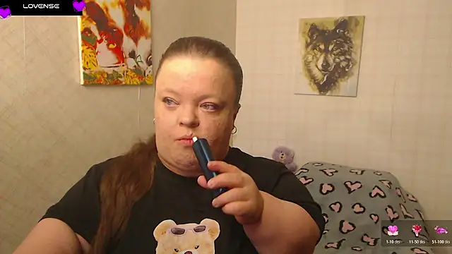 Janiffer MiMi online show from 7, 11, 2025