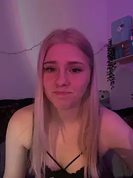 Blueeyezz0 online show from 25, 2, 2026