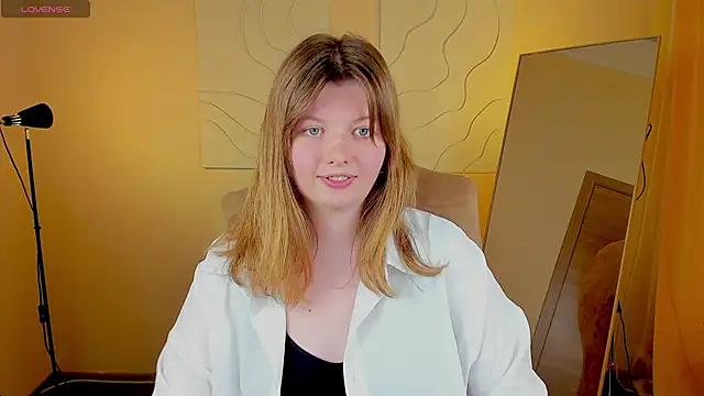 Vivian cutie online show from 13, 3, 2025