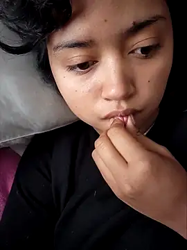 Peach Girll online show from 21, 3, 2025