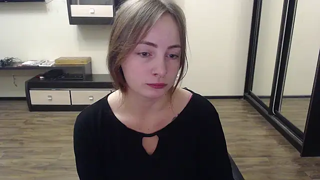 Snapshot of Laralianna chatting on 1, 12, 2024 Laralianna online show from 1, 12, 2024