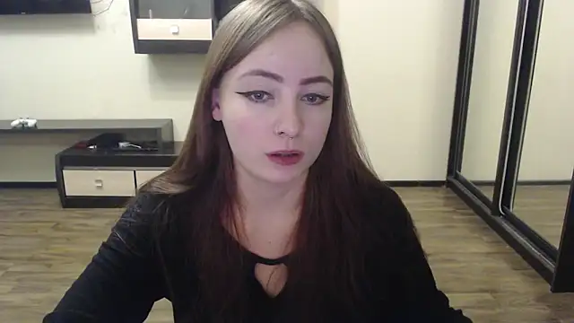 Snapshot of Laralianna chatting on 9, 12, 2024 Laralianna online show from 9, 12, 2024