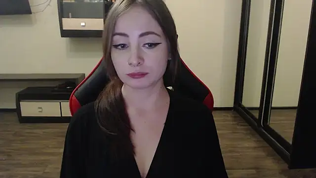 Snapshot of Laralianna chatting on 5, 1, 2025 Laralianna online show from 5, 1, 2025