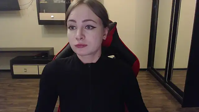 Snapshot of Laralianna chatting on 9, 1, 2025 Laralianna online show from 9, 1, 2025