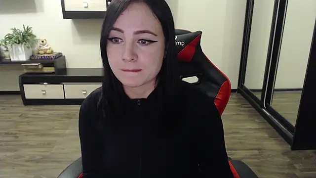 Snapshot of Laralianna chatting on 24, 9, 2025 Laralianna online show from 24, 9, 2025