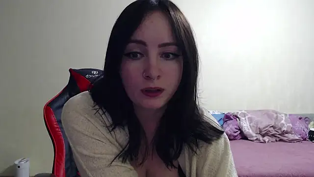 Snapshot of Laralianna chatting on 24, 10, 2025 Laralianna online show from 24, 10, 2025