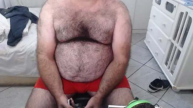 Snapshot of MysterBearMG chatting on 1, 2, 2025 MysterBearMG online show from 1, 2, 2025