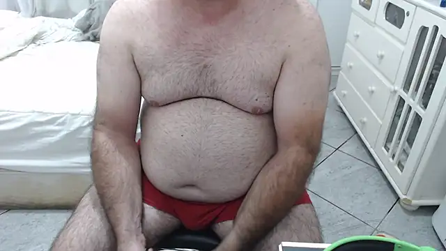 Snapshot of MysterBearMG chatting on 11, 10, 2025 MysterBearMG online show from 11, 10, 2025