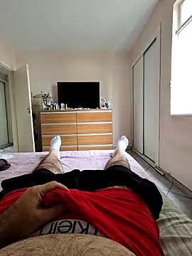 Snapshot of MysterBearMG chatting on 8, 11, 2025 MysterBearMG online show from 8, 11, 2025