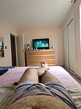 Snapshot of MysterBearMG chatting on 15, 11, 2025 MysterBearMG online show from 15, 11, 2025