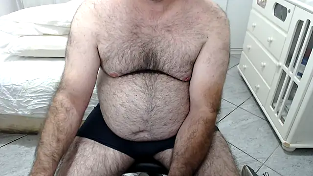 Snapshot of MysterBearMG chatting on 28, 11, 2025 MysterBearMG online show from 28, 11, 2025