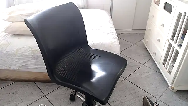 Snapshot of MysterBearMG chatting on 29, 11, 2025 MysterBearMG online show from 29, 11, 2025