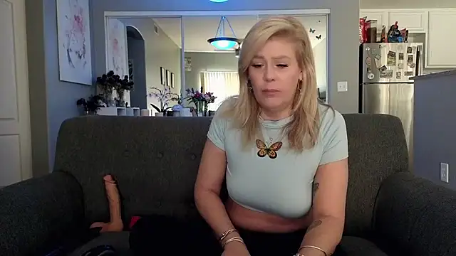 Lexi Shocker online show from 17, 11, 2025