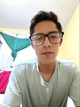 Snapshot of KevinCrz chatting on 17, 10, 2025 KevinCrz online show from 17, 10, 2025