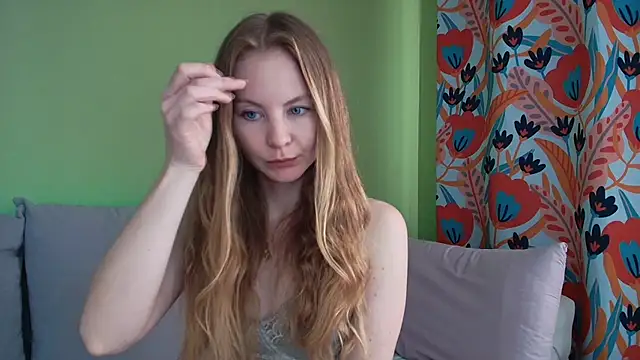 Cuddle Cat online show from 27, 3, 2026