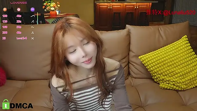 Luna520 online show from 16, 2, 2025