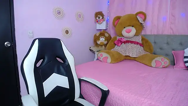 Snapshot of cum_bigass chatting on 24, 10, 2025 cum bigass online show from 24, 10, 2025