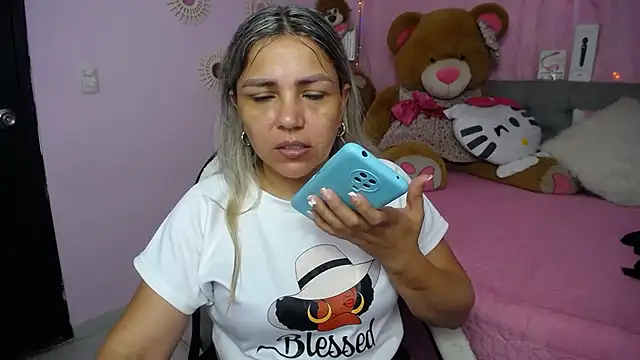 Snapshot of cum_bigass chatting on 6, 11, 2025 cum bigass online show from 6, 11, 2025