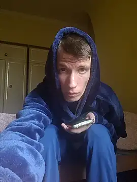 Snapshot of LuxxFin chatting on 5, 11, 2025 LuxxFin online show from 5, 11, 2025