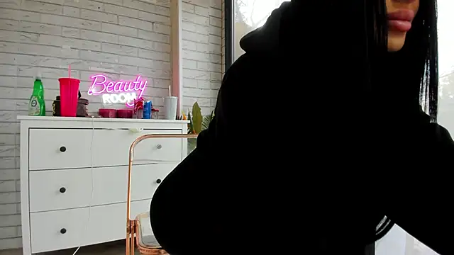 Britney Charm  online show from 25, 11, 2025