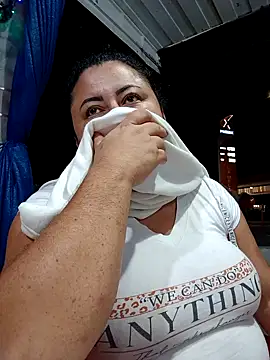 Snapshot of Monseratte21 chatting on 15, 12, 2025 Monseratte21 online show from 15, 12, 2025