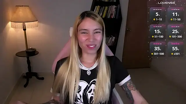 Saucy Jenn online show from 29, 11, 2025