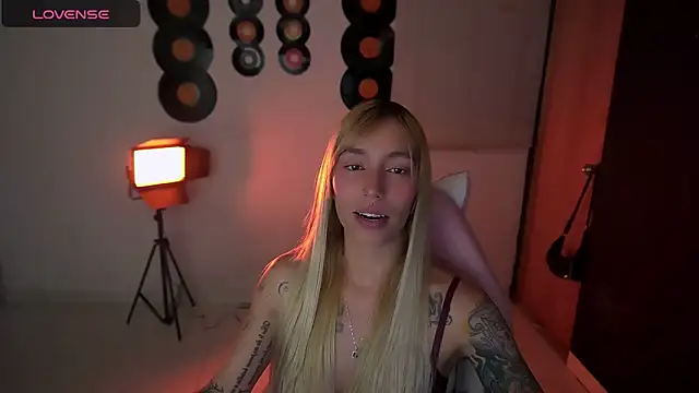 Saucy Jenn online show from 12, 4, 2026