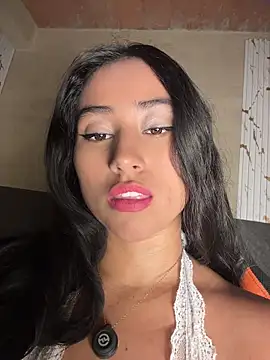 Snapshot of Valentinne_z chatting on 12, 5, 2026 Valentinne z online show from 12, 5, 2026