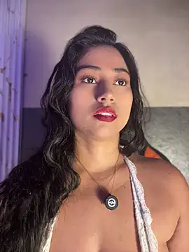 Snapshot of Valentinne_z chatting on 3, 6, 2026 Valentinne z online show from 3, 6, 2026