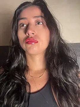 Snapshot of Valentinne_z chatting on 17, 6, 2026 Valentinne z online show from 17, 6, 2026