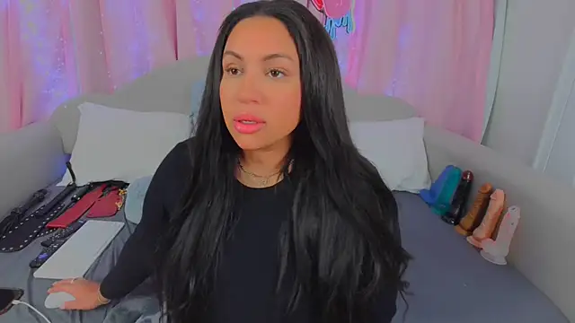 MeghanXO online show from 4, 3, 2025