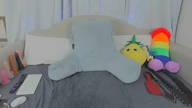 MeghanXO online show from 19, 4, 2026