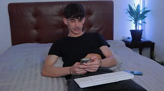 DanielCrush1 online show from 15, 2, 2025