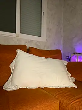 KarlaLuar  online show from 18, 11, 2025