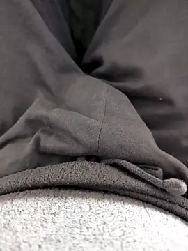 Snapshot of Elixire1 chatting on 18, 11, 2025 Elixire1 online show from 18, 11, 2025