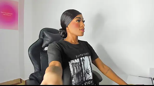 Snapshot of Emattaylor chatting on 8, 2, 2025 Emattaylor online show from 8, 2, 2025