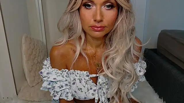 Tinkerbell822 online show from 28, 5, 2026