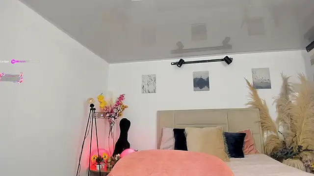 Alexandra ra online show from 8, 1, 2025