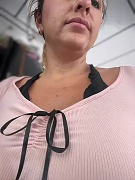 Snapshot of sammyqueenx21 chatting on 30, 1, 2025 sammyqueenx21 online show from 30, 1, 2025