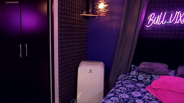 bull vixen2001 online show from 20, 12, 2025