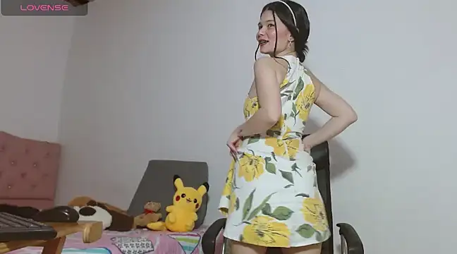 Snapshot of emily_littesweet chatting on 4, 3, 2025 emily littesweet online show from 4, 3, 2025