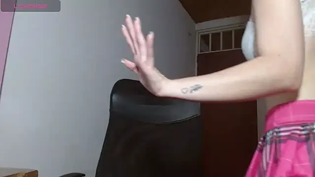 Snapshot of emily_littesweet chatting on 17, 10, 2025 emily littesweet online show from 17, 10, 2025