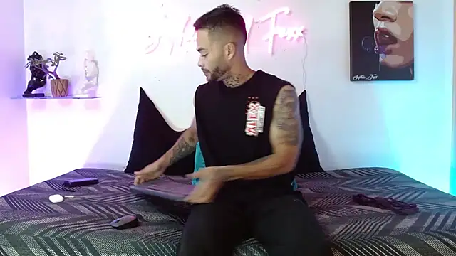 SophieFoxx17 online show from 22, 4, 2026