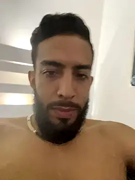 Snapshot of Alessandro__Rossi chatting on 17, 9, 2025 Alessandro Rossi online show from 17, 9, 2025